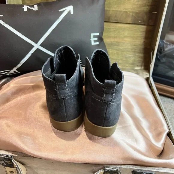 Indigo Rd booties - Picture 8 of 8